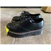 Image 2 : *NEW* PAIR OF DR MARTENS AIR WAIR SHOES SIZE 6