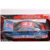 Image 3 : Racing Champions Premier Edition 1/18 Scale Die Cast Stock Car with Opening Hood and Engine