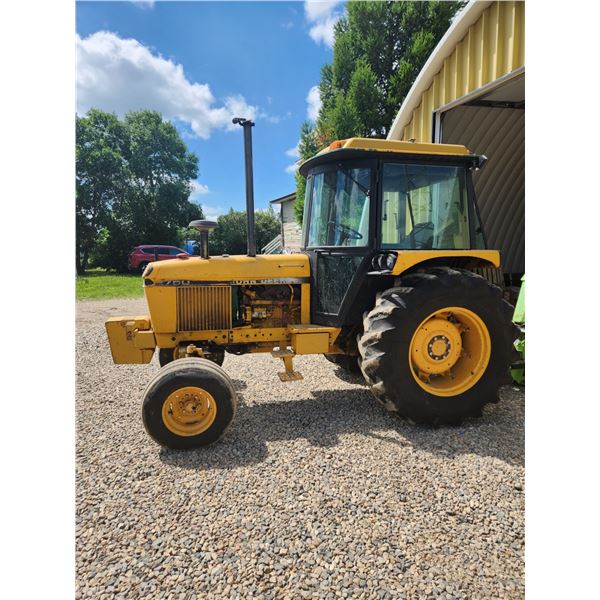 1986 John Deere 2750 Tractor w/ 3 PTH  4412Hrs Showing See Video * Located in Town of Viscount