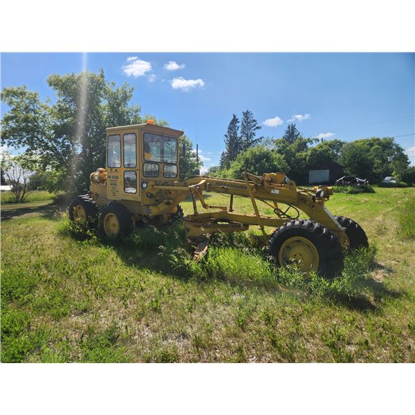 Allis Chalmers M100 Series B Grader   Diesel ,New Battery * Located in town of Plunkett