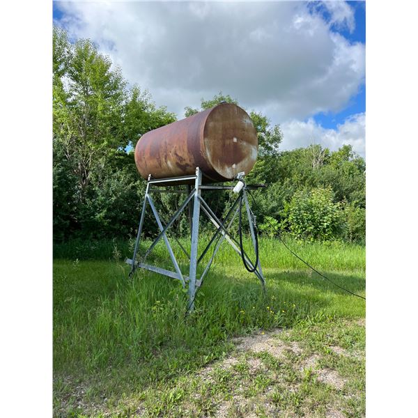 500 Gallon Tank and Stand  (North of Viscount)