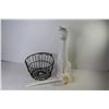 Image 5 : Ceramic Cat Toilet Brush - Metal Garden Basket