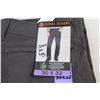 Image 5 : Sierra Design Men's Pants (30 x 32 - Stain on leg) - Kersh Sweater (size m/m)