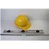 Image 1 : 24" Aluminum Level - Yellow Hard Hat