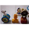 Image 2 : Hello kitty, Charlie Brown, Garfield Figurines