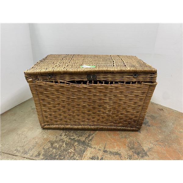 *Vintage Wicker Basket with Lid - 20  x 31  x 18 