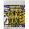 Image 3 : Military Men Play Set (NIB)