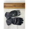 Image 2 : Long Wooden Tray and Gloves