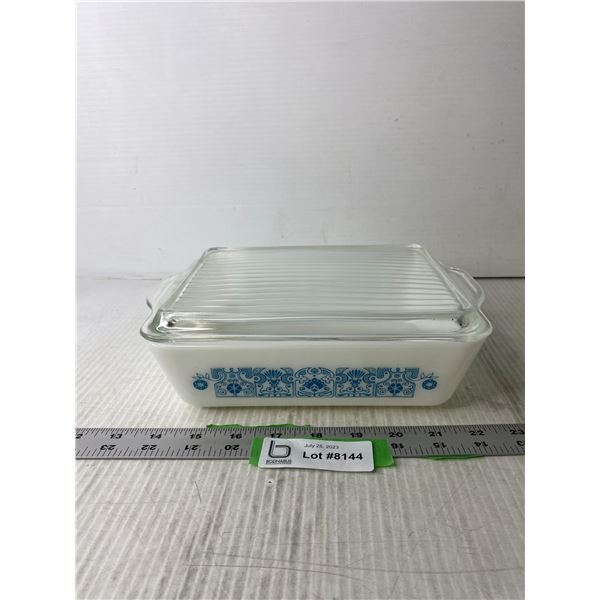 Pyrex Square Dish with Lid