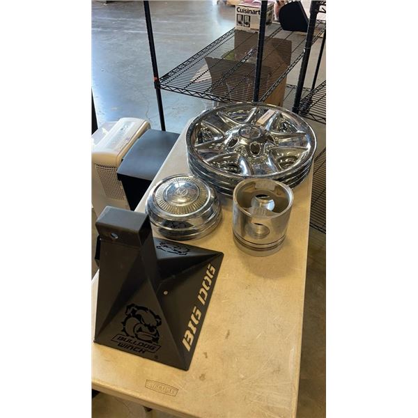 LOT OF BULLDOG HITCH, HUBCAPS AND PISTON