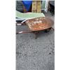 Image 1 : METAL WHEELBARROW