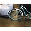 Image 2 : GREEN HUFFY CRUISER BIKE