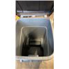 Image 2 : FLIP TOP GARBAGE BIN