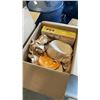 Image 8 : 2 BOXES OF ESTATE GOODS