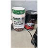 Image 8 : FOOD SAVER VACUUM SEALING CANNISTER SET WITH 2 WHEY PROTEIN POWER PASSED BB DATE