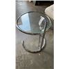 Image 2 : GLASSTOP CHROME SIDE TABLE