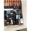 Image 2 : TRAY OF CALCULATORS, DIGITAL CAMERAS AND MORE