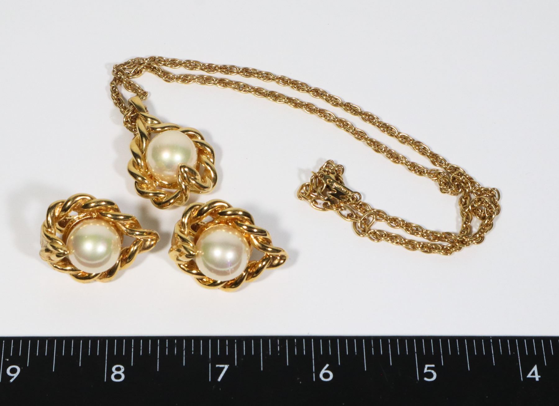 PEARL NECKLACE & EARRING SET