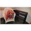 Image 1 : Wicker Chair & Bookcase Cat C