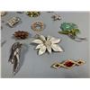 Image 2 : Vintage Costume Jewelry Brooches