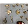 Image 3 : Vintage Costume Jewelry Brooches