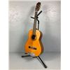 Image 1 : Hondo Guitar w/Stand-See Description