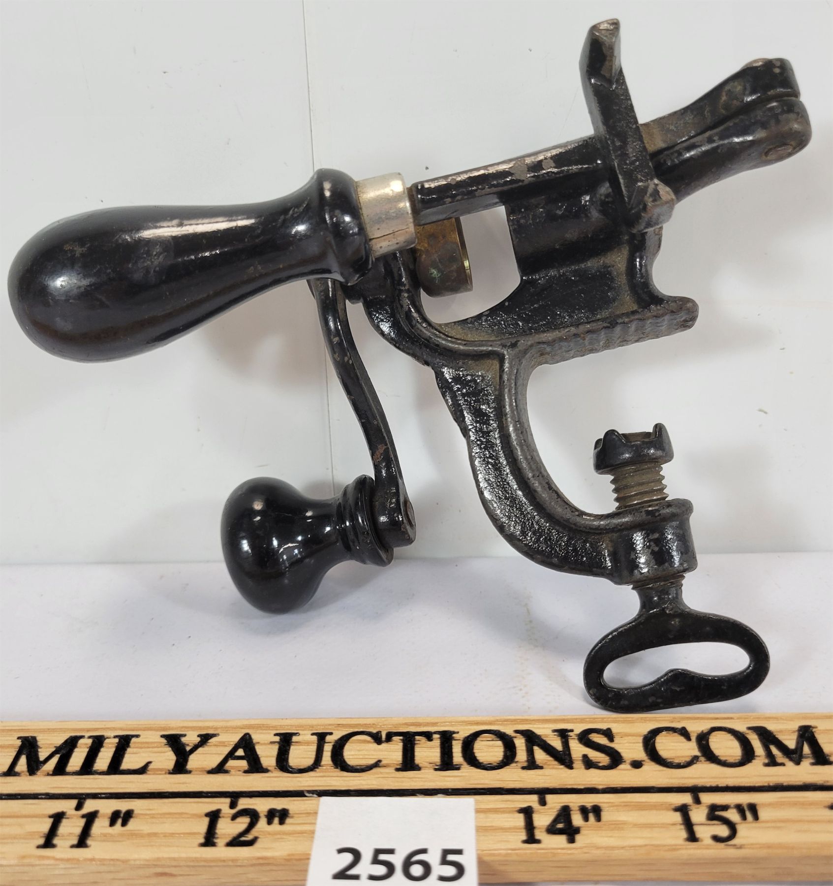 SHOTGUN SHELL HAND RELOADING TOOL