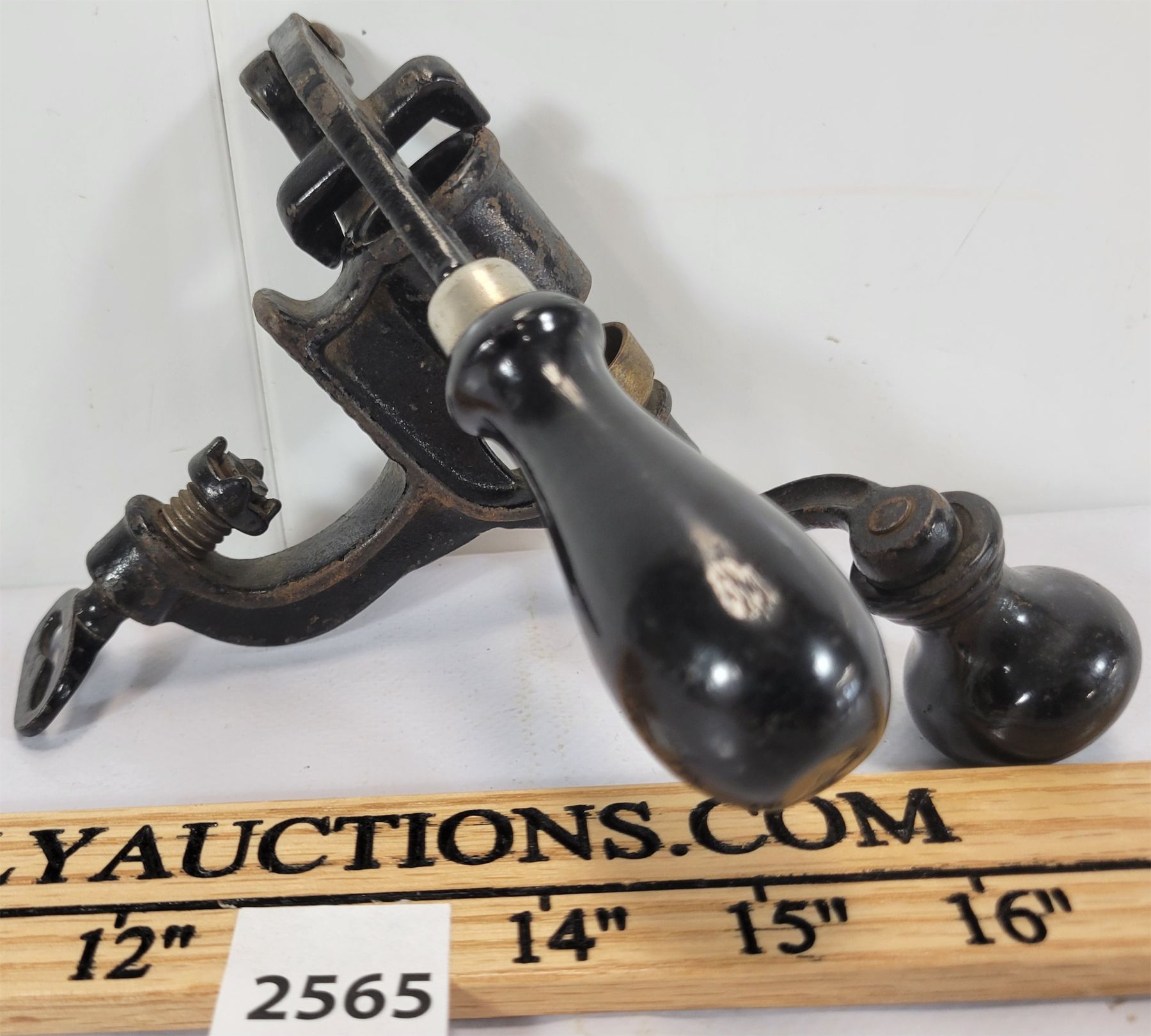 SHOTGUN SHELL HAND RELOADING TOOL