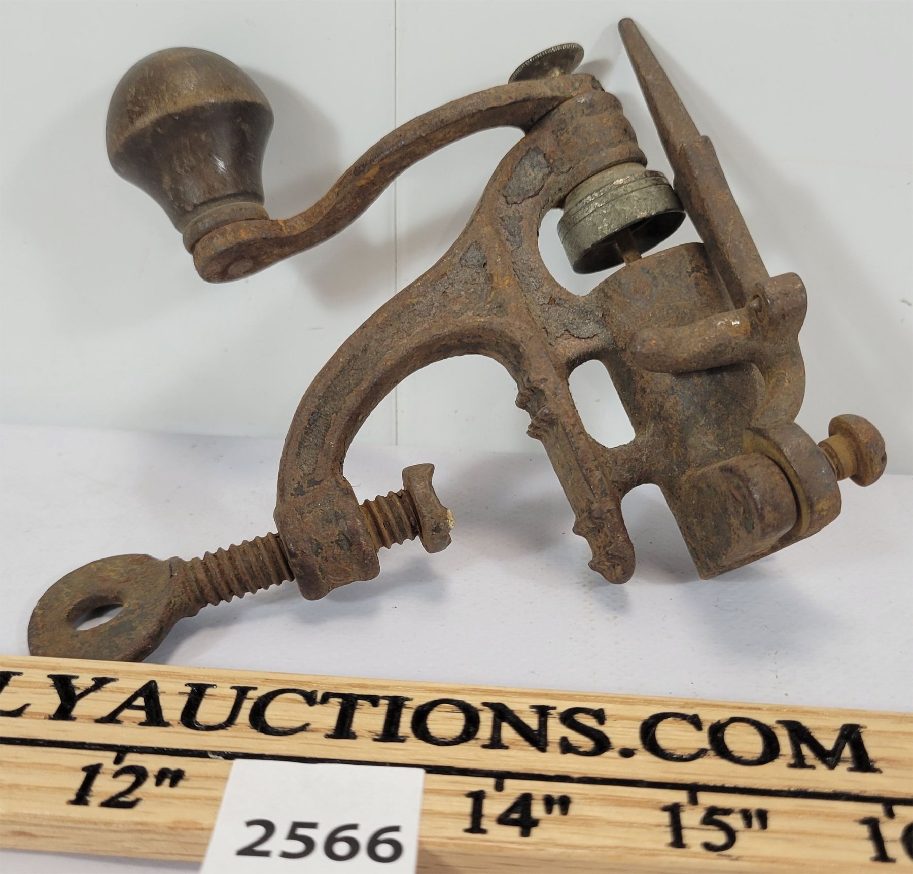SHOTGUN SHELL HAND RELOADING TOOL