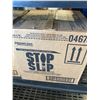 Image 1 : Case of 4 new stop slip floor cleaner