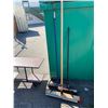 Image 1 : Brooms
