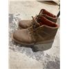 Image 1 : Shoes size not shown