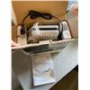 Image 1 : Salton waffle maker