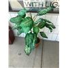 Image 1 : Artificial plant