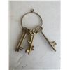 Image 1 : Brass keys