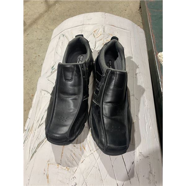 Sketchers size 11