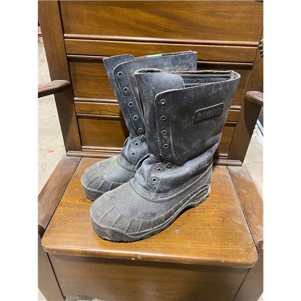 Kamik steel toed size 12