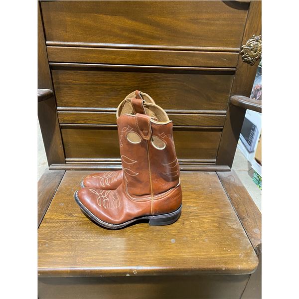 Size 8.5 boots