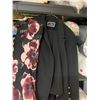 Image 6 : Pant suit and 5 tops
