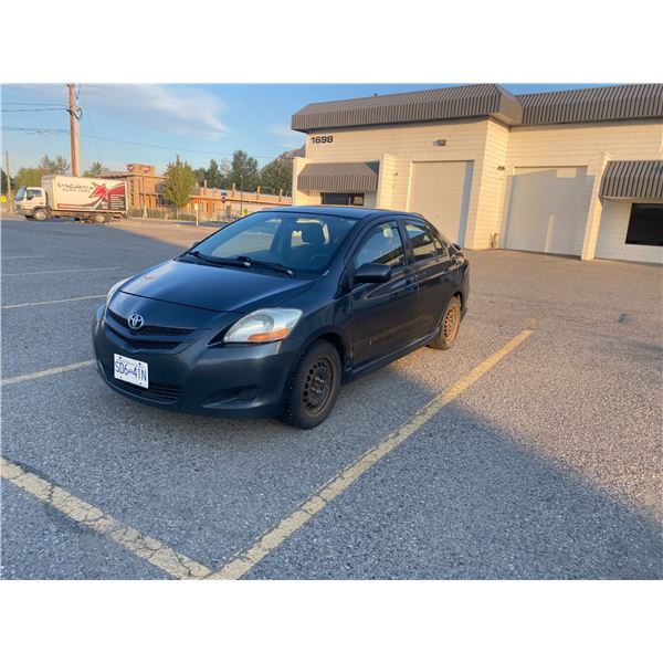 Toyota Yaris 2008 325383kms Has winter tires on all seasons in the trunk