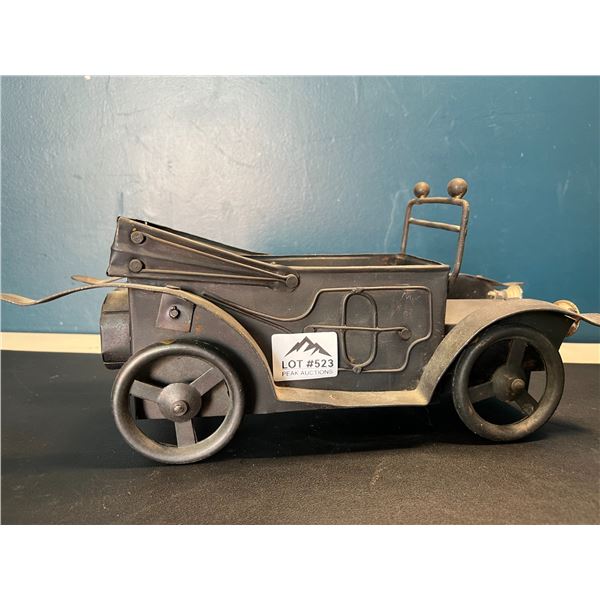 Lot of 1 Metal Vintage Retro Model Car - Used