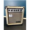 Image 1 : Lot of 1 G-10 Guitar Amplifier - Used