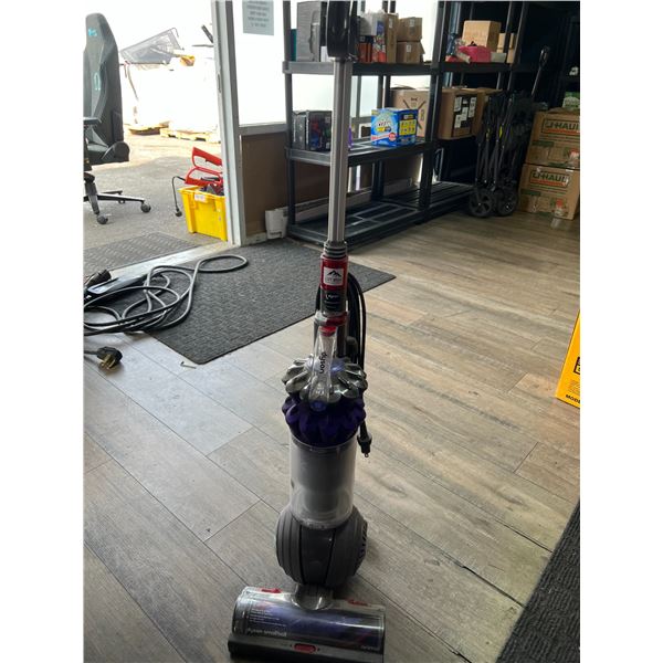 Lot of 1 Dyson Upright Vacuum - Used