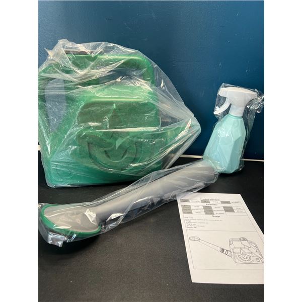 Lot of 1 Watering Can/Garden Tool Set