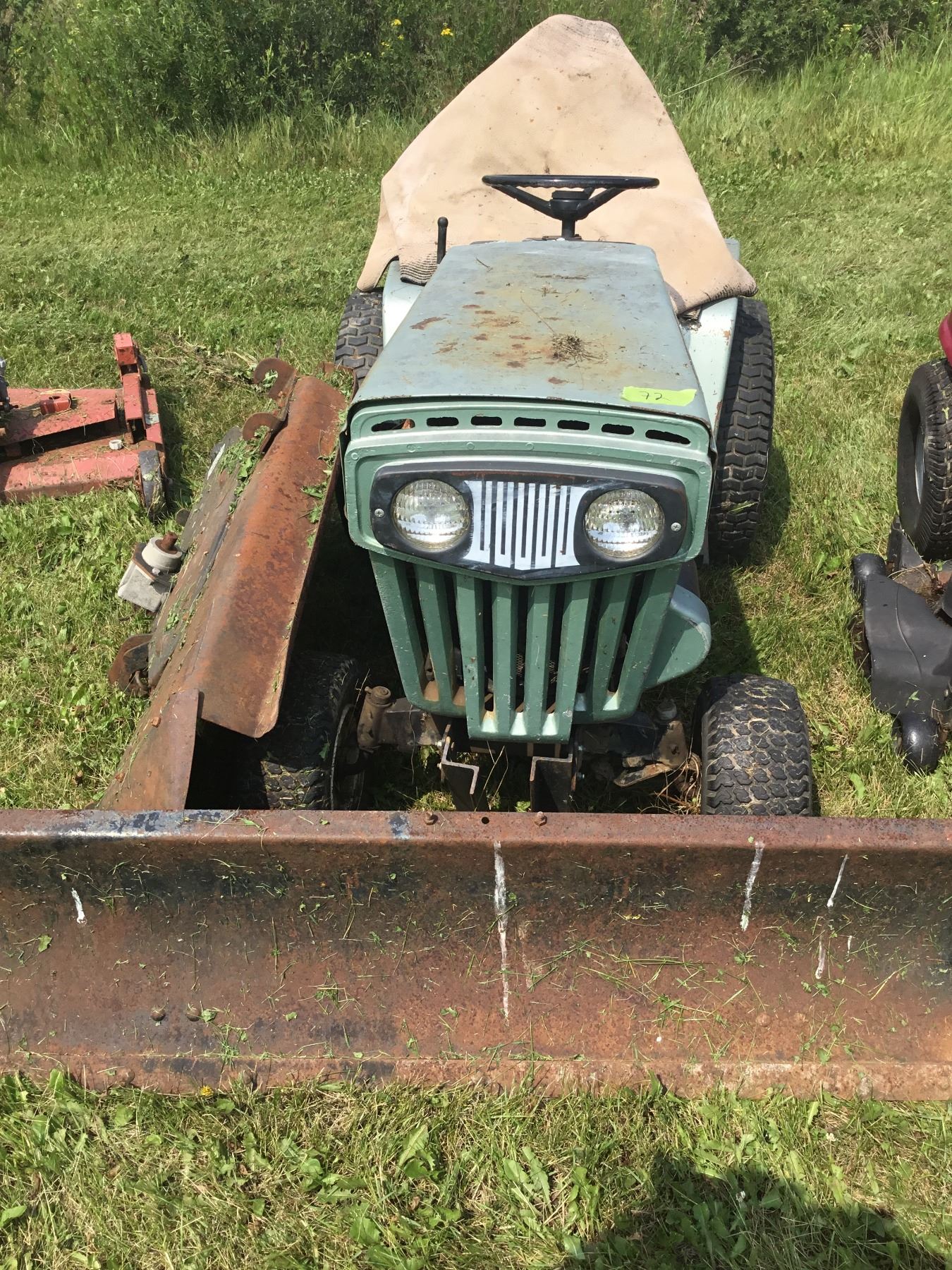 TURF TRAC lawn and garden tractor 16hp With Snow Blade