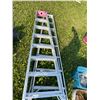 Image 1 : TWO Ladders