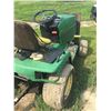 Image 4 : John Deere 425 Lawn Tractor