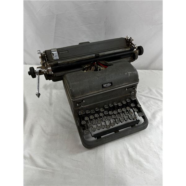 Vintage Rival Typrwriter