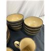 Image 2 : Orbit Neutral Dinnerware Set