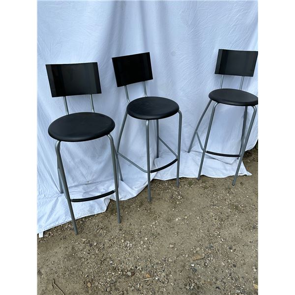 3 Plastic Bar Stools